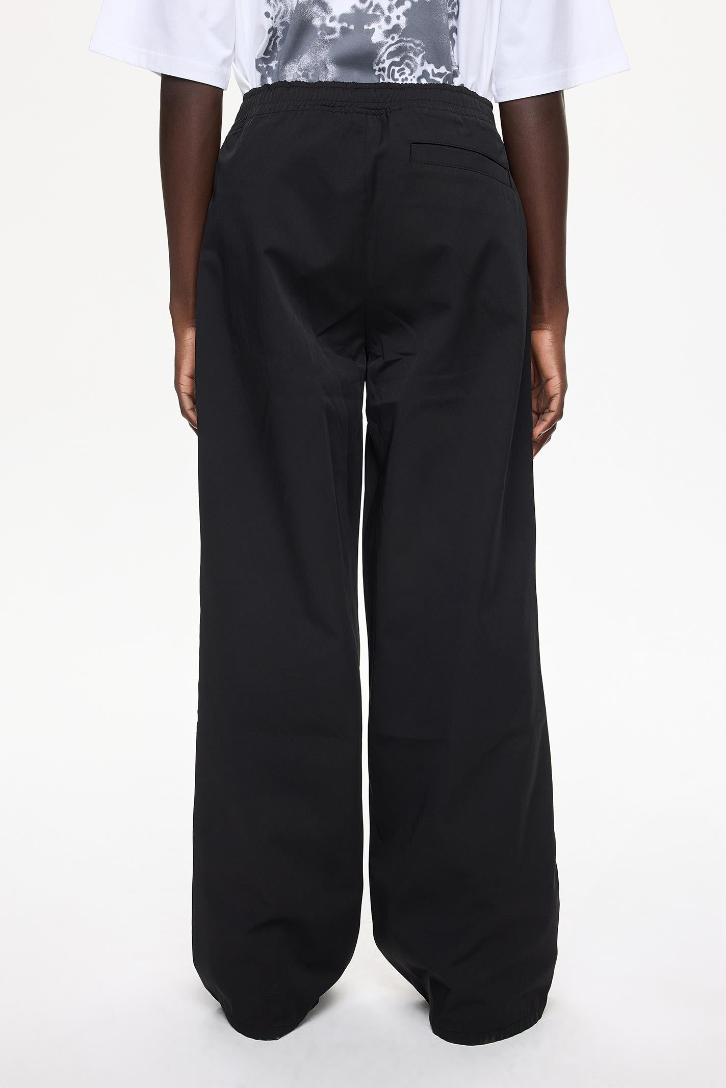  TRACKPANT 004