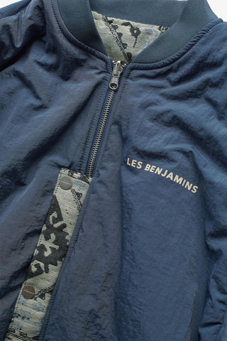 Les Benjamins - BOMBER 004