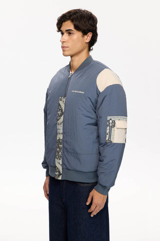 Les Benjamins - BOMBER 004