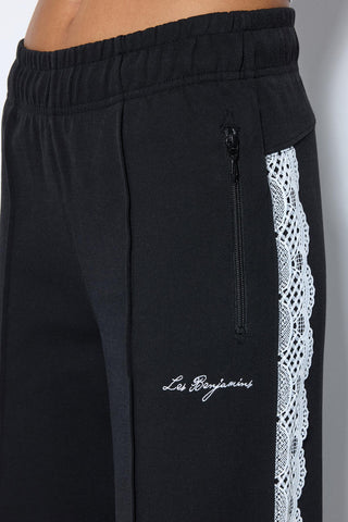 Les Benjamins - LACE DETAILED SWEATPANTS