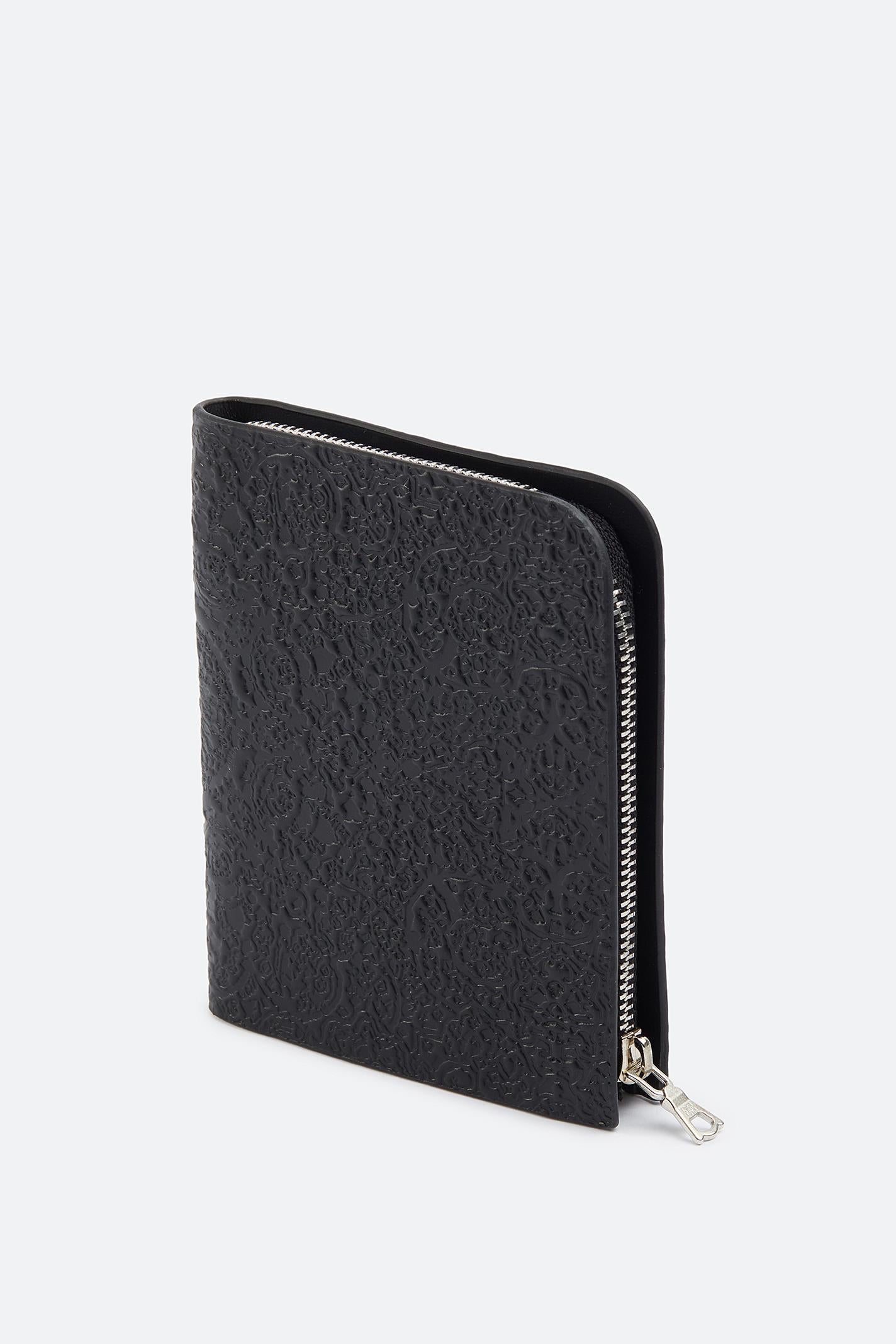  LARGE ZIPPED WALLET 012