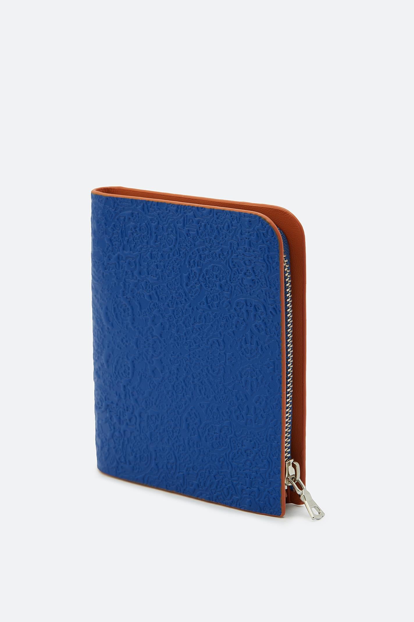EMBOSSED LARGE ZIPPED WALLET 068 