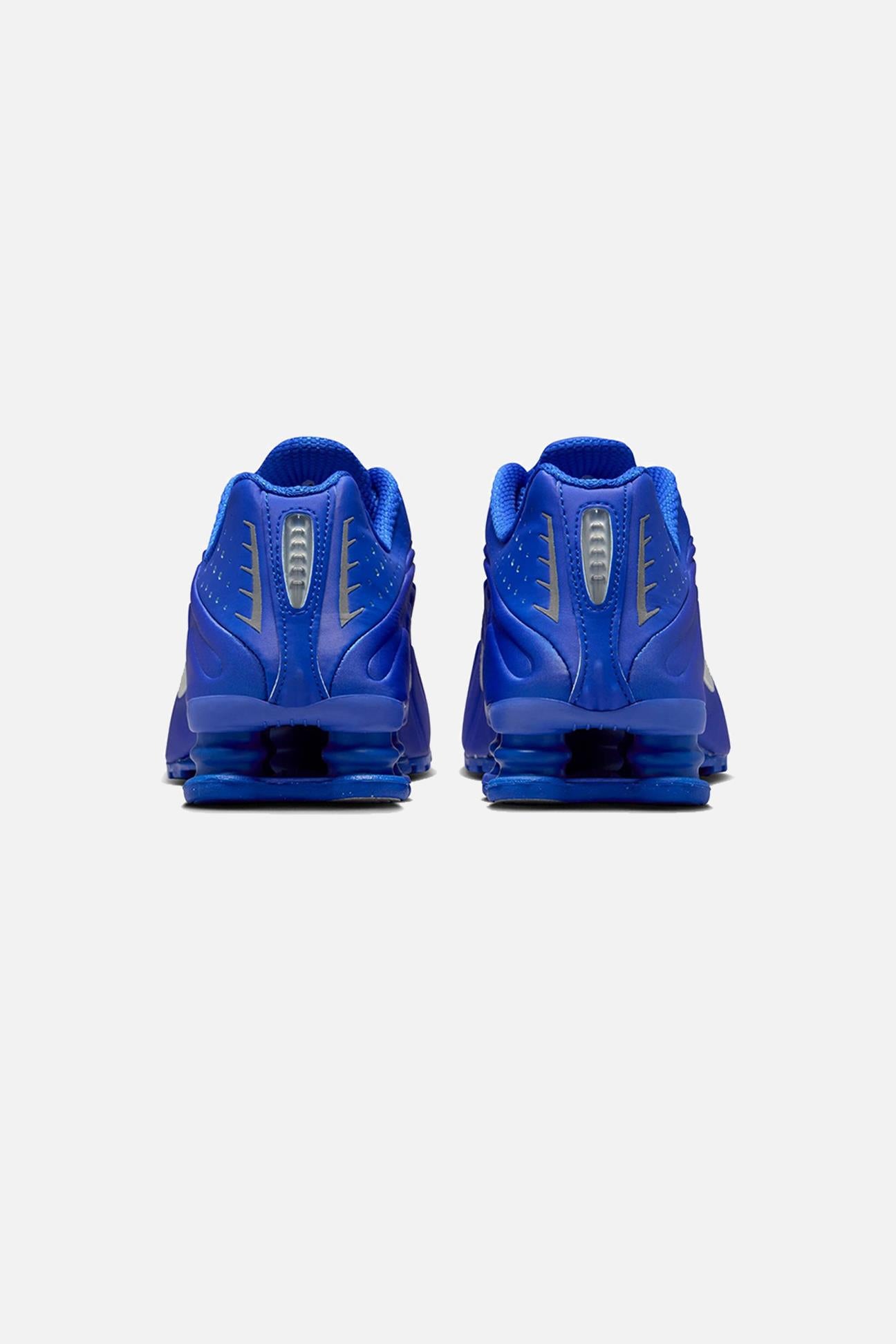  W NIKE SHOX R4