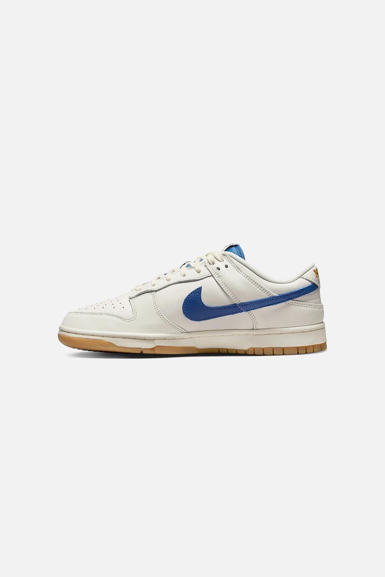  NIKE DUNK LOW SE